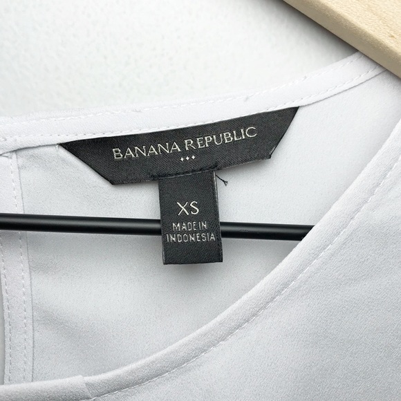 Banana Republic Factory Ruffle Cap Sleeve Top - Picture 3 of 8